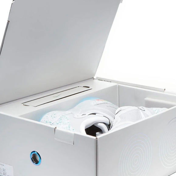 New in box Nike adapt 2.0. BACK TO THE FUTURE SHOE - Picture 9 of 10